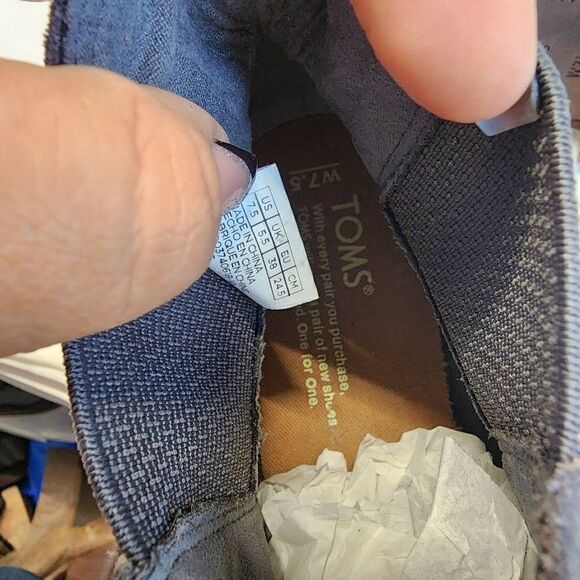 Toms Ella Womens Casual Slip On Chelsea Ankle Bootie Grey Suede Low Heels Size 7 - Picture 12 of 13